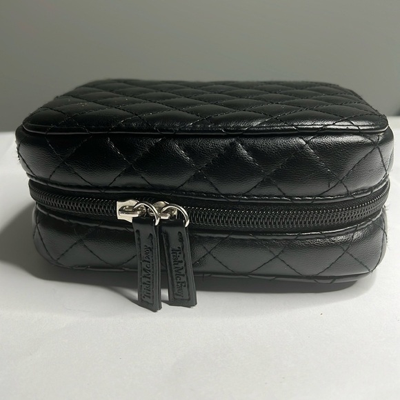 Trish McEvoy Make Up Planner Black Leatherette Zip Around Cosmetic Organizer - Picture 3 of 9